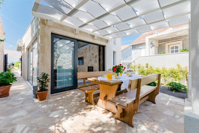 Villa Stone Pearl - Two Bedroom Holiday House with Pool - foto 2