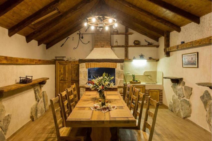 Villa Falcon Rook - Four-Bedroom Villa with Terrace and Swimming Pool - foto 2