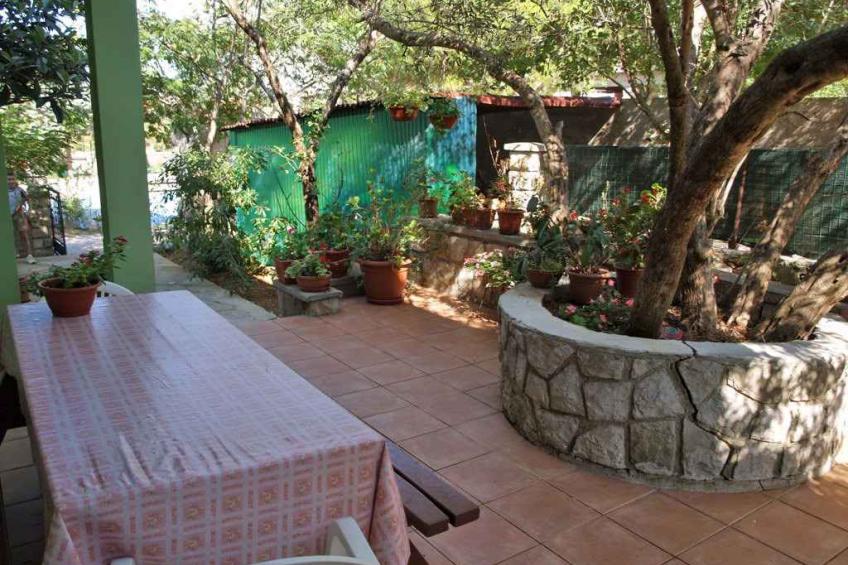 Vakantiewoning met een groot terras en een mooie tuin - VW-GWWM - foto 4