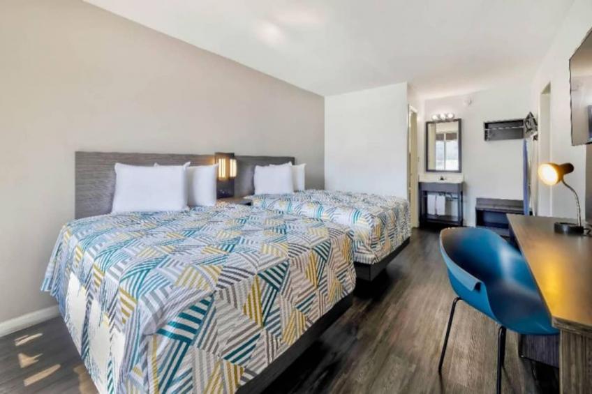2 Queen Beds  Suite Non-Smoking Kitchen - foto 4