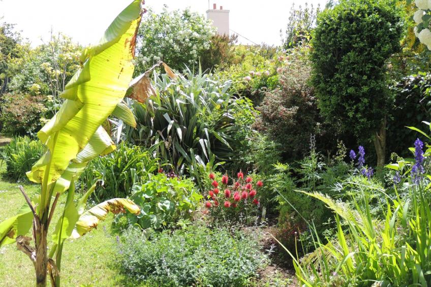 Großes Familienhaus mit schön angelegtem Garten - foto 24