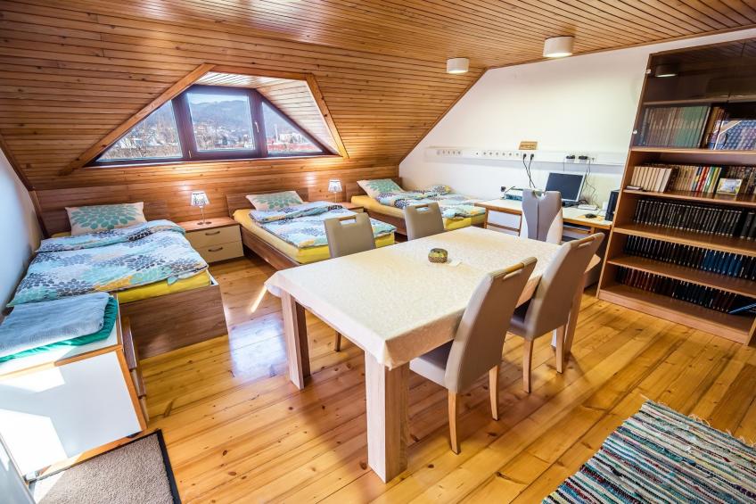 Relaxing Retreat with Hot Tub in Sevnica - Three Bedroom Apartment - foto 23