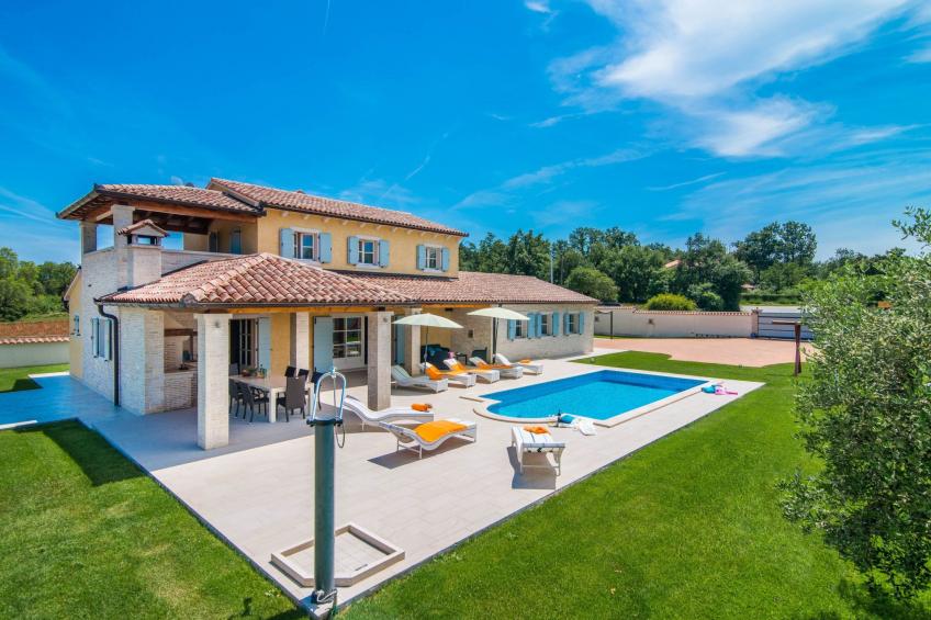 für 8 Personen und 2 Kinder in Segotici, Istrien (Südküste von Istrien)