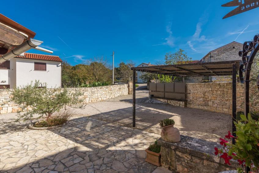 Gemütliches Ferienhaus in Peresiji mit Grill und Terrasse - foto 41