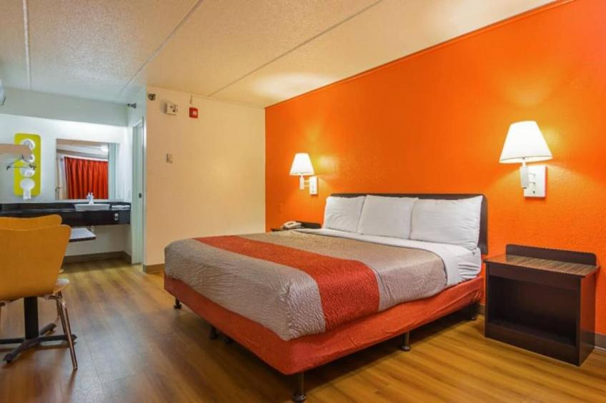 1 Full Bed  ADA/Tub - foto 18