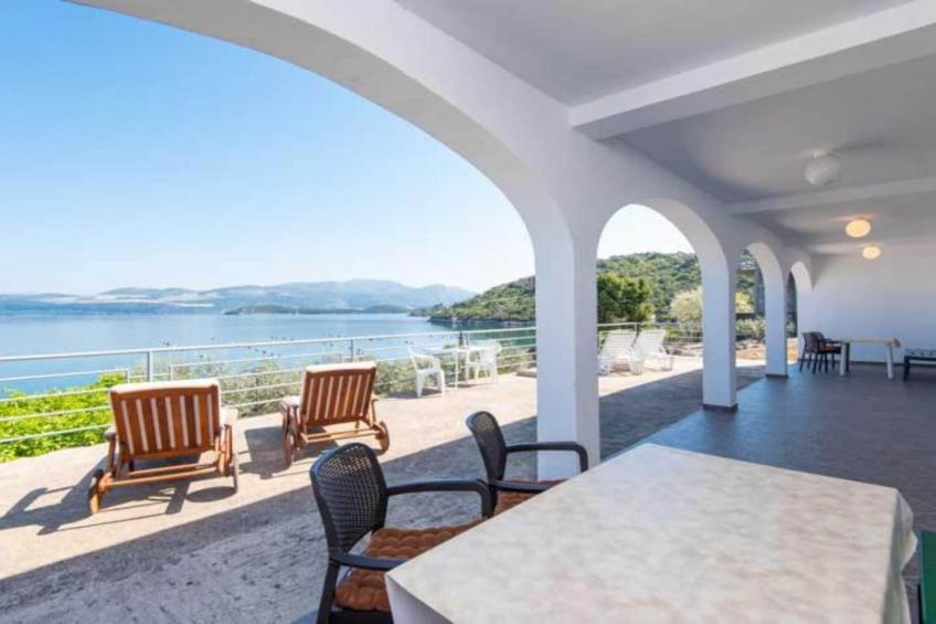 Spacious and Cozy Seafront Apartments - Two Bedroom Apartment  with Terrace and Sea View - foto 15