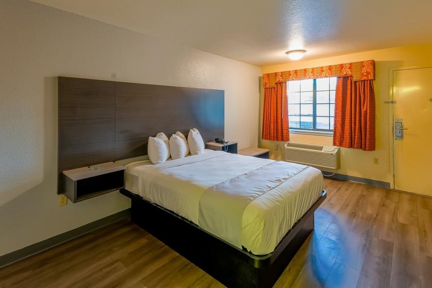King Bed Accessible - foto 26
