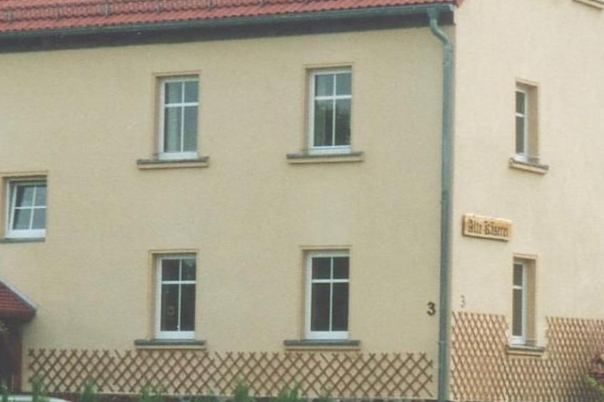 mit Garten, Weinlaube und Aussenpool