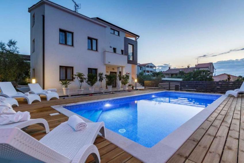 Holiday apartment with pool and 100m from the beach - BF-XW969