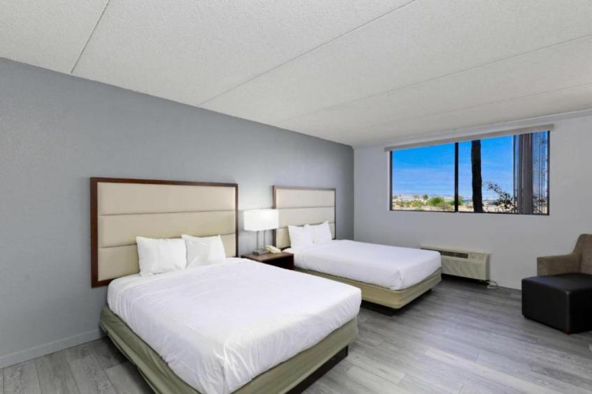 2 Queen Beds  Non-Smoking Micfridge - foto 5