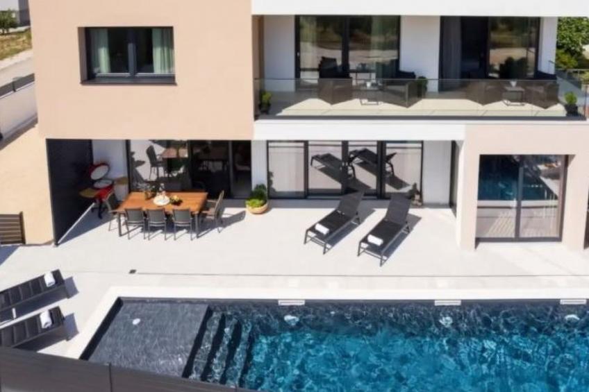 Villa Barbara with heated pool