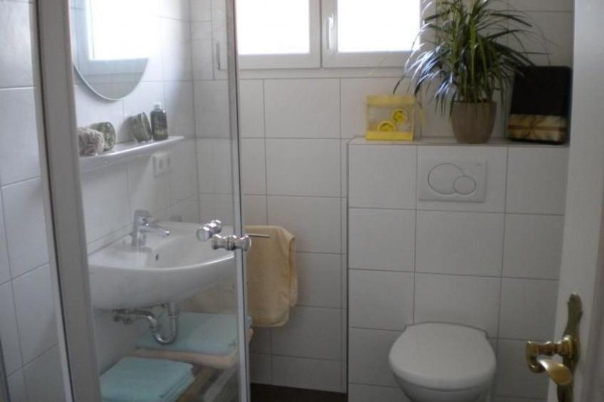 in ruhiger Lage mit großem Garten - foto 6