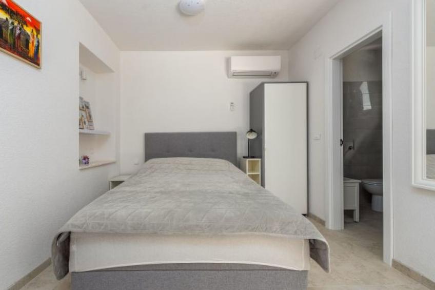 Studio Apartment Varos with shared pool - foto 17