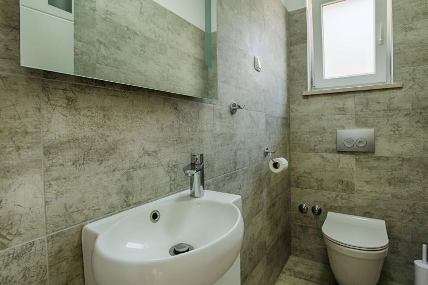 Haus in Pinezići mit privatem Pool - foto 35