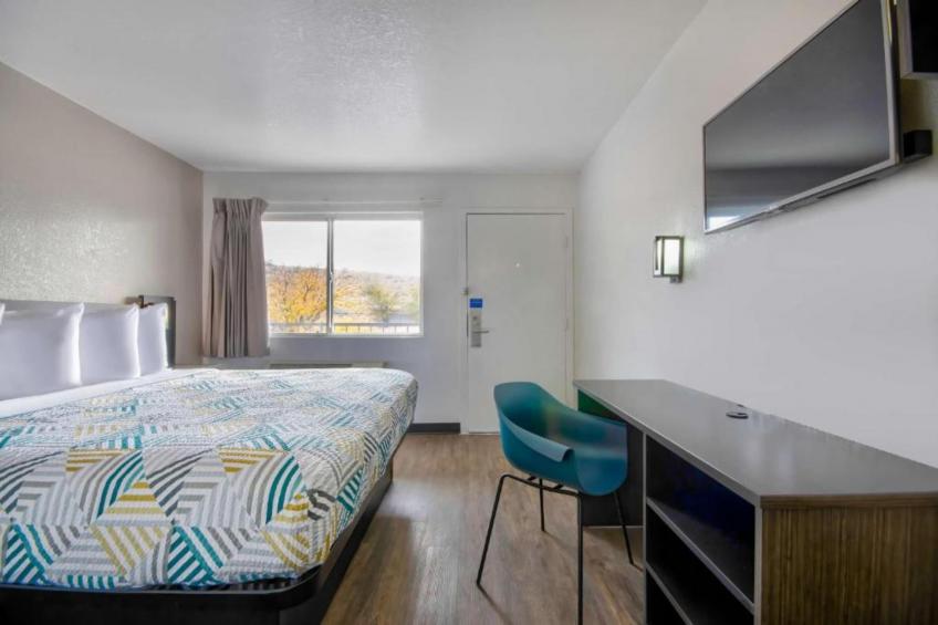 1 King Bed  Non-Smoking - foto 4