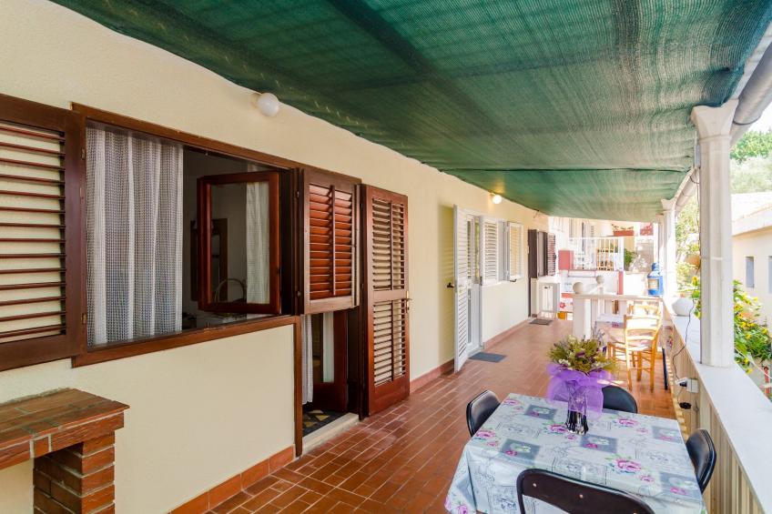 Apartments Rašica Molunat - Triple Room with Patio and Sea View (Soba sa kuhinjom)