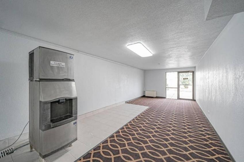1 King Bed  Non-Smoking Kitchen - foto 35