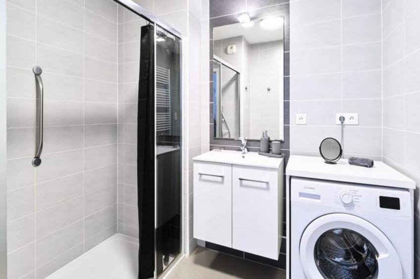 Dans Les étoiles - 2 Chambres Proche Centre Ville Avec Parking Inclus - foto 7