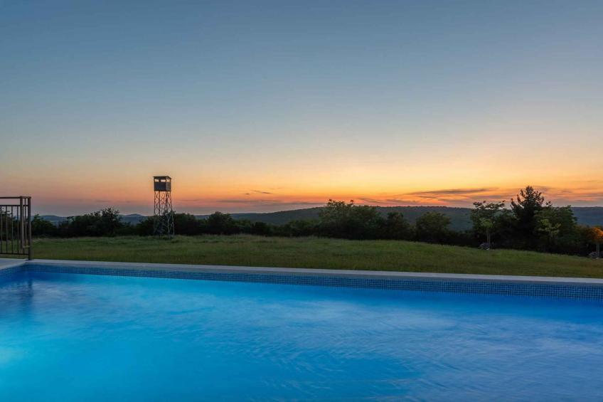 Villa met zwembad en whirlpool - BF-6NPDX - foto 53