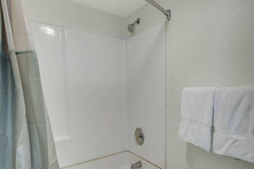 2 Queen Beds  ADA/RI Shower/Non-Smoking - foto 12