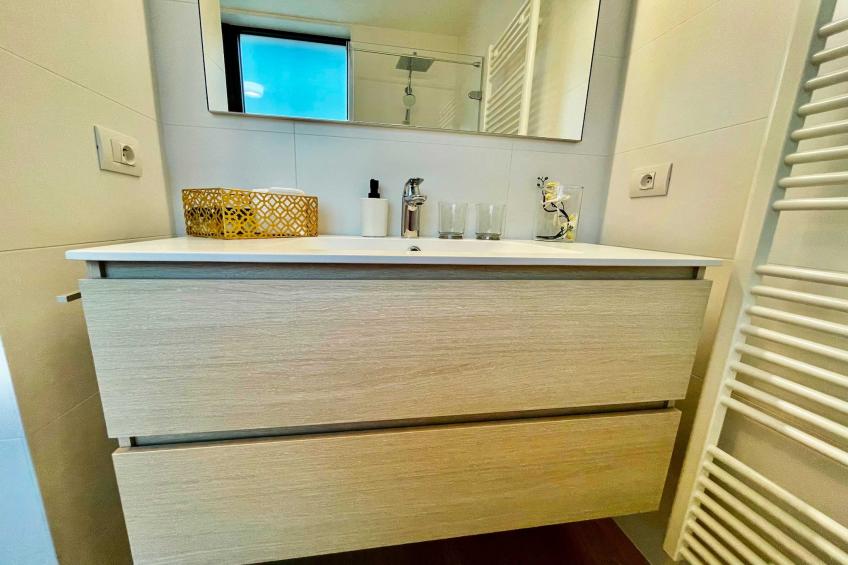 Modern 2BR Penthouse Near Diamond District by OneLuxStay - foto 39