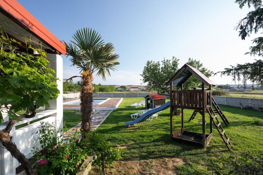 Three-Bedroom House - foto 30