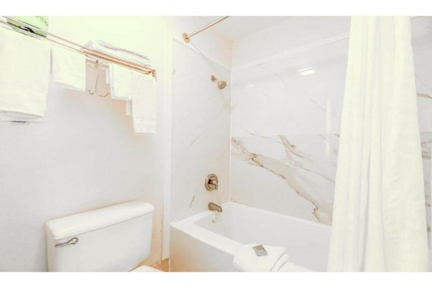 Queen Bed with Kitchenette Non - Smoking - foto 18