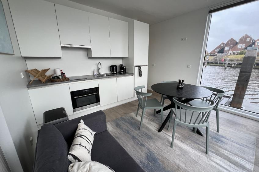 Houseboats Lemmer | Luxury stay on the water in Friesland (41) - foto 2