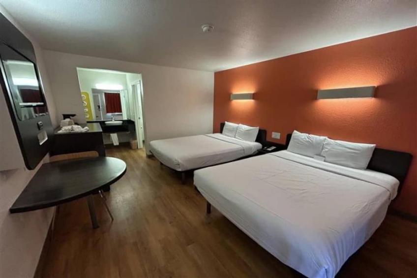 2 Full Beds  Suite Non-Smoking Micfridge - foto 18