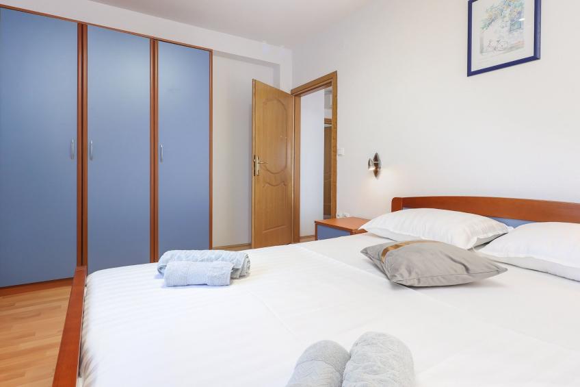 Peaceful Nature Retreat Near Krk Town with BBQ and Parking - Standard Two Bedroom Apartment - foto 4