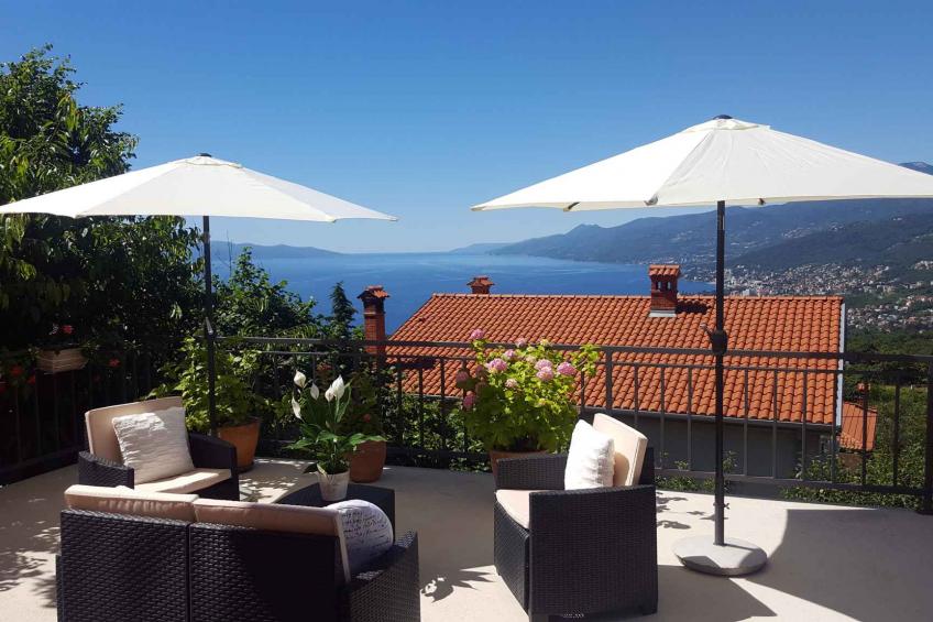 Holiday apartment with 50 sqm terrace and sea view - BF-54Z6