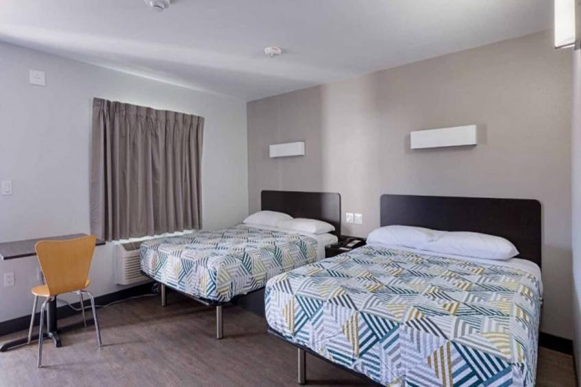 2 Queen Beds  Non-Smoking Micfridge - foto 14