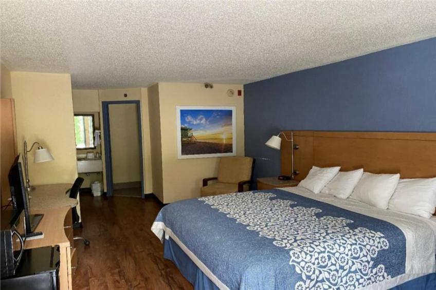 1 King Bed  Non-Smoking - foto 12