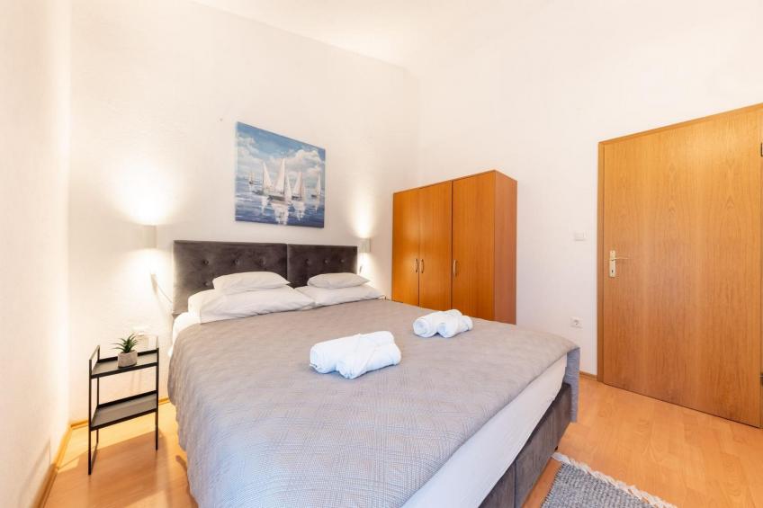 Spacious Prgomet Retreat with Private Pool, Fitness Centre, and Garden - Three Bedroom Villa - foto 12