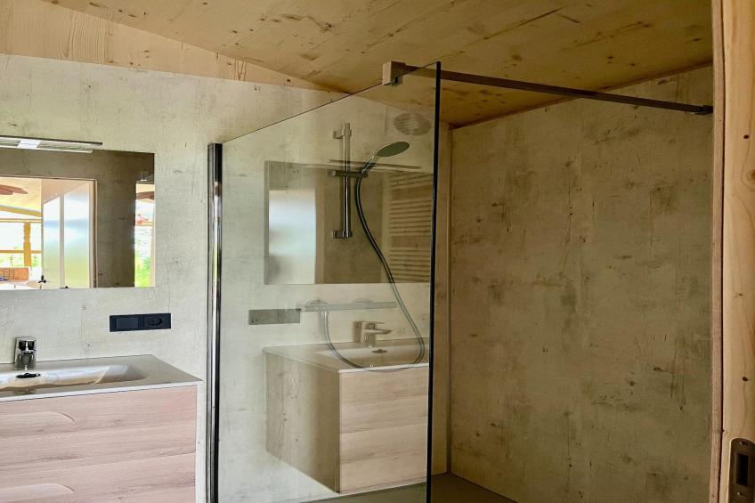 Groepsaccommodatie + 4 large greenhouses (36 personen) - foto 26