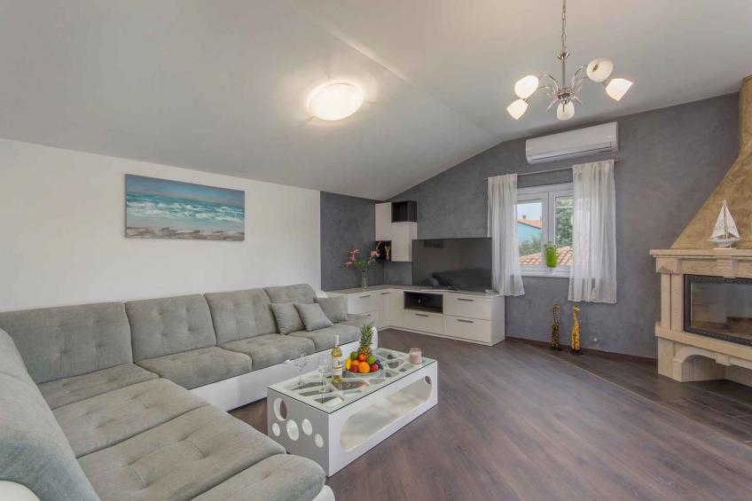 Holiday apartment with pool - BF-NXGFC - foto 21