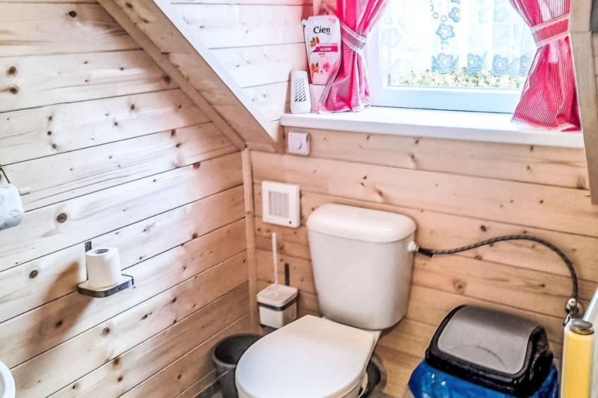 Roubenka u potoka - foto 14