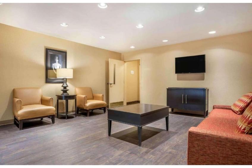 1 King Bed | Hearing Accessible, Kitchen - foto 76