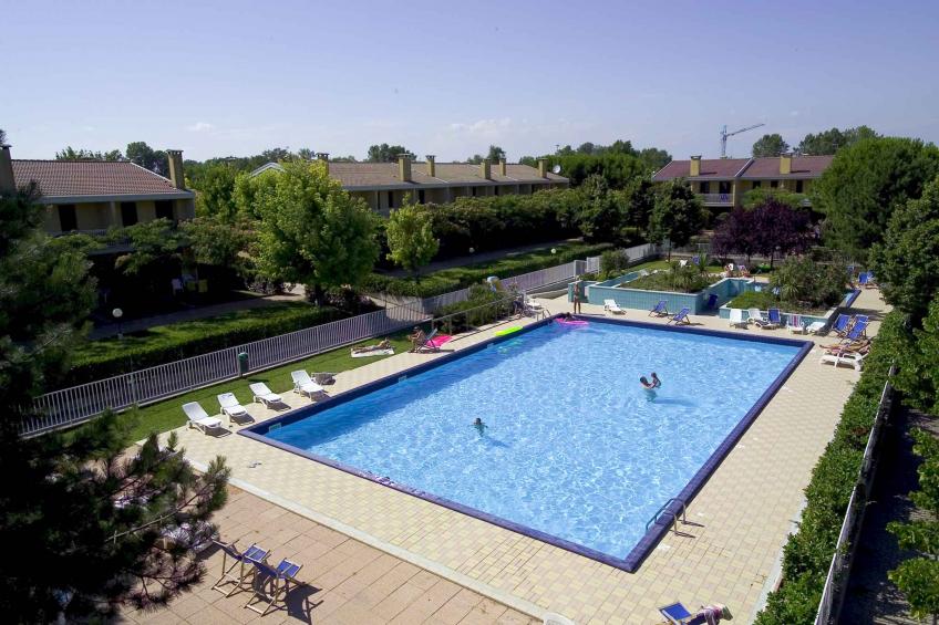 Vakantiehuis Bungalow in een rijtje met terras - BF-RYHV