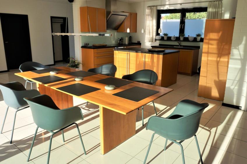 Großzügiges Haus mit traumhafter Gartenanlage - foto 6