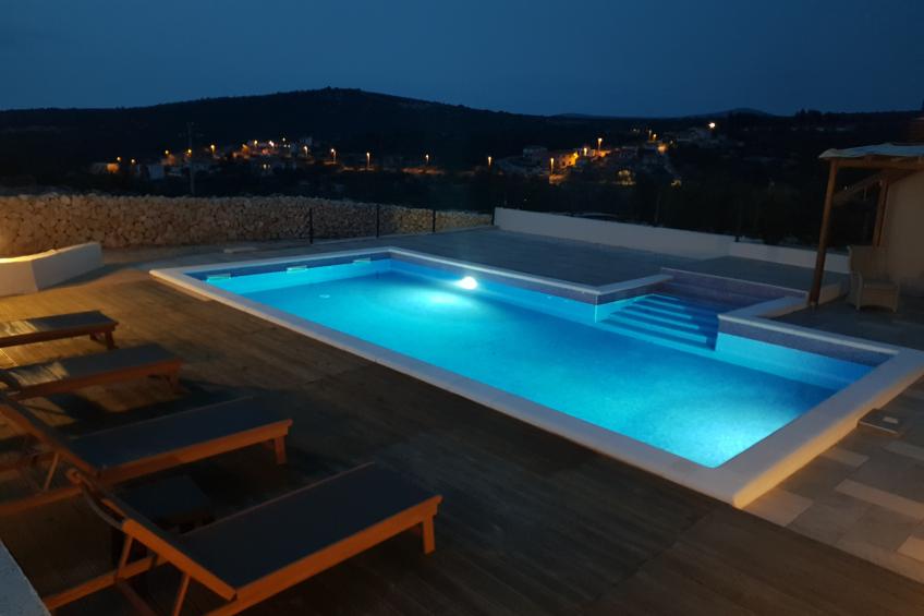 Vakantiehuis met terras en zwembad van 40m2 - VW-PY2YZ