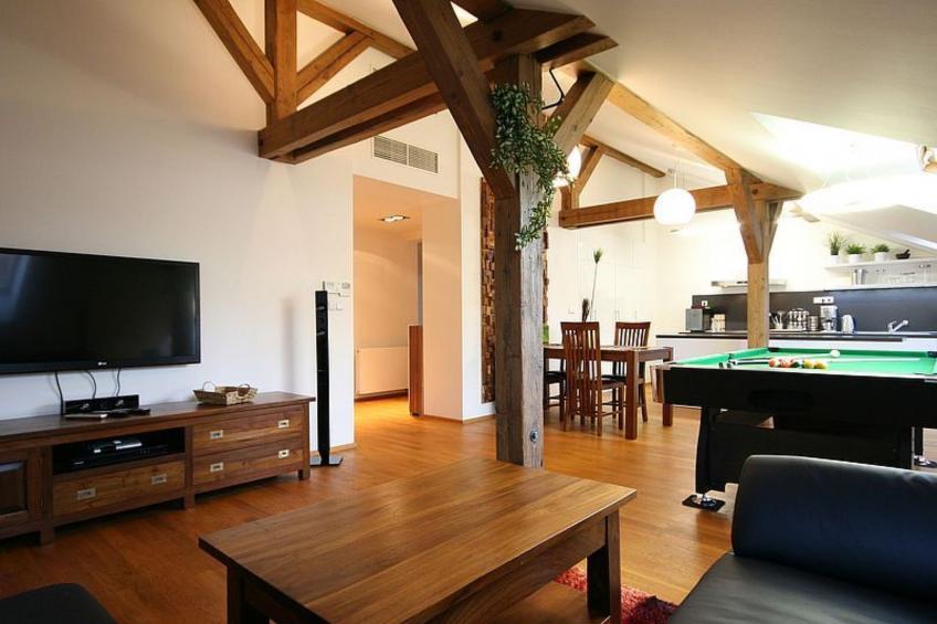 Luxuriöse Altbau-Dachgeschosswohnung in Prag - foto 5