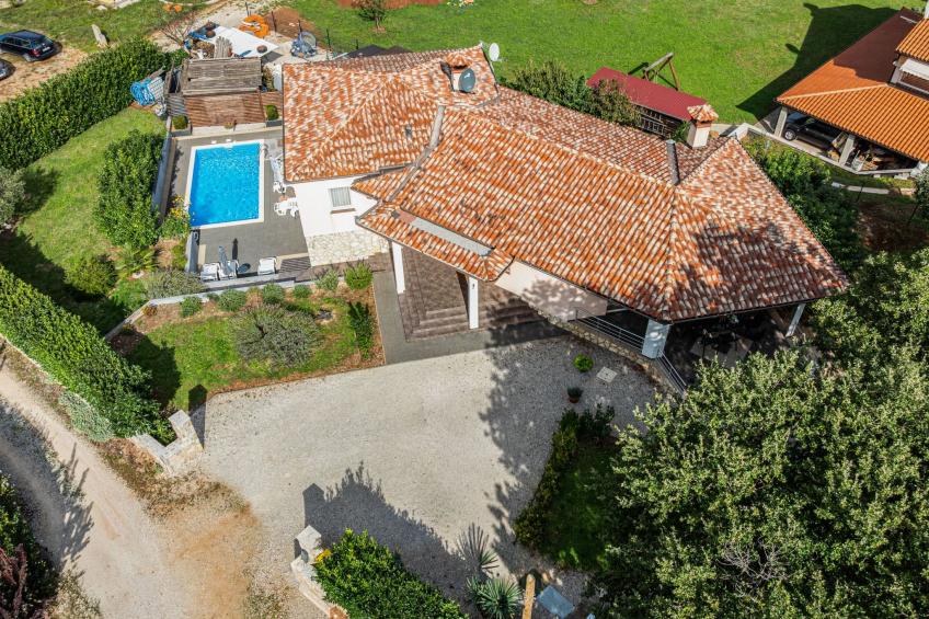 mit Blick auf das Wasser