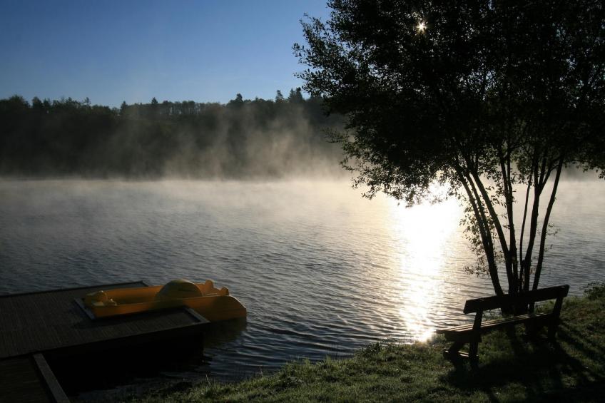 Le Domaine des MonÃ©diÃ¨res - Cabane de charme vue Lac 2ad  2enf -12ans - foto 25