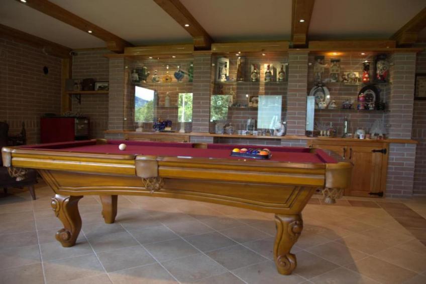 Brezova Poljana Lodge with Sauna and Hot-Tub - Five Bedroom Holiday Home - foto 35