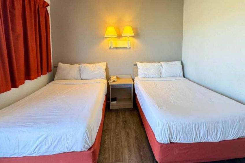 2 Full Beds  Suite Non-Smoking Kitchen - foto 7