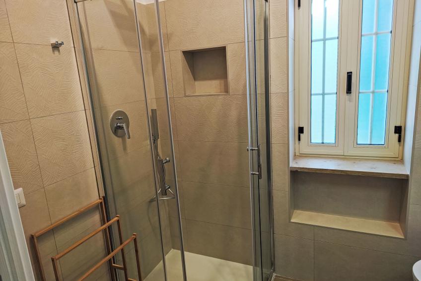 Quadrilocale in villa con piscina - foto 9