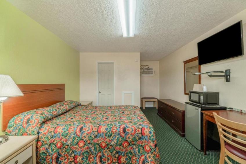 Queen Bed Non-Smoking - foto 7