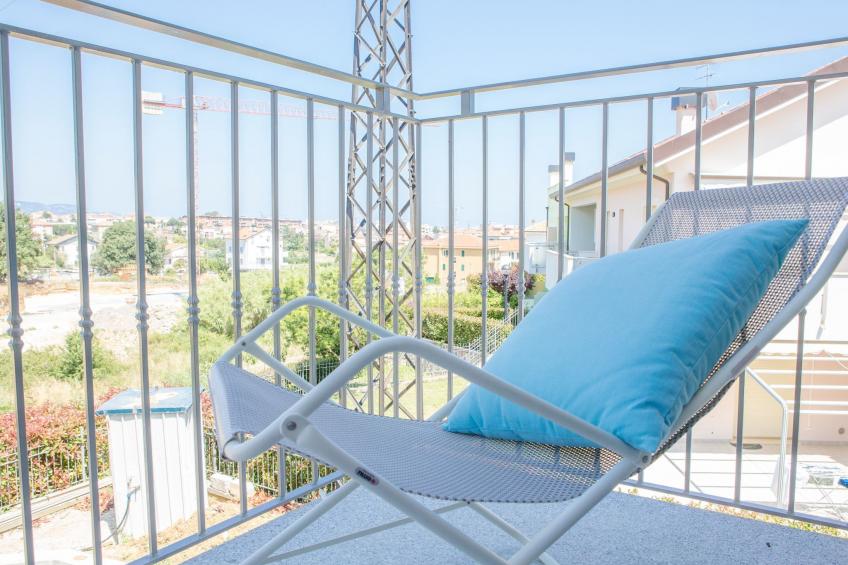 Wohnung mit Balkon - foto 6