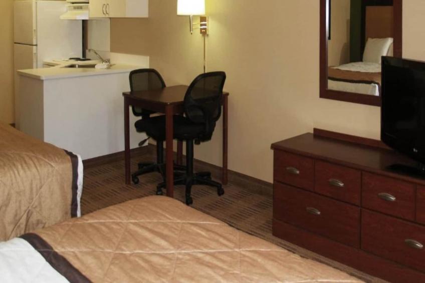 2 Queen Beds | Smoking, Kitchen - foto 21